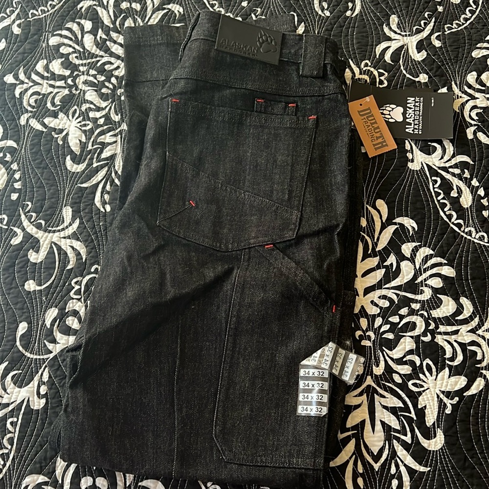 Duluth, black jean